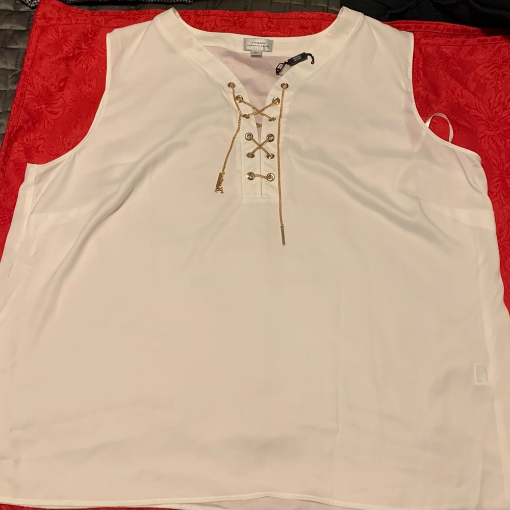 TAHARI by Arthur & Levine./V-neckline with gold chain and Grommet lace- 2X